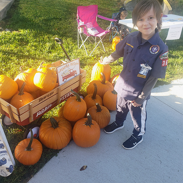 Farmers Market cubscout pumpkins