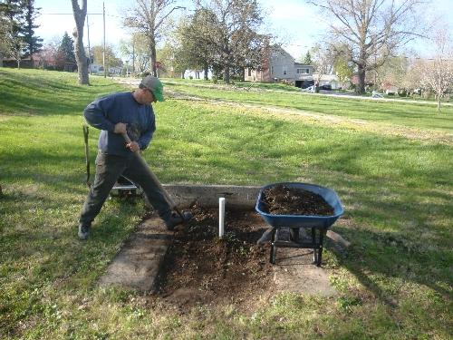 Park_Vince_digging