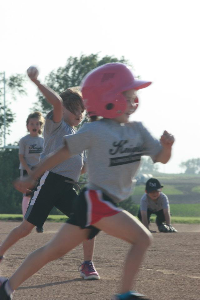 Jordyn running_to_1st