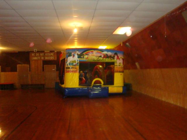 R_-_bounce_house_on_floor