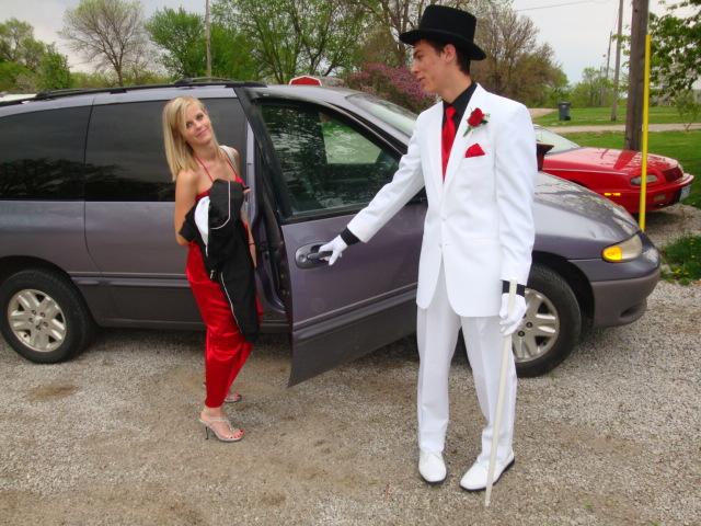 Prom_-_Princess_and_the_limo_driver